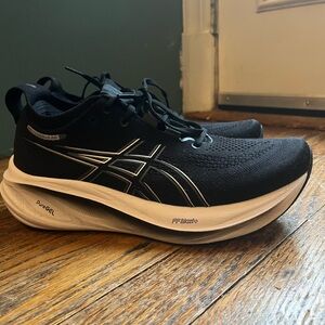 ASICS Women’s Nimbus 26 Black Running Shoes